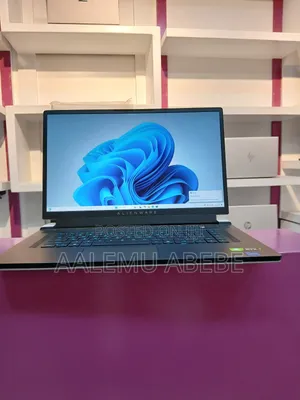 New Laptop Alienware M17x R2 16GB Intel Core I7 SSD 1T