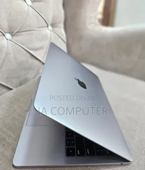 New Laptop Apple MacBook Pro 2019 8GB Intel Core I5 SSD 128GB