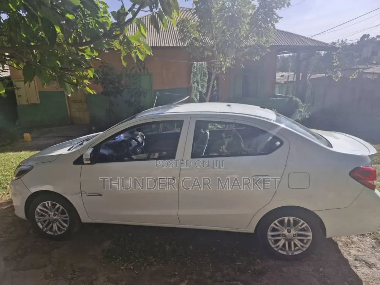 Mitsubishi Attrage 2022 Ivory