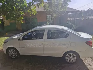 Mitsubishi Attrage 2022 Ivory