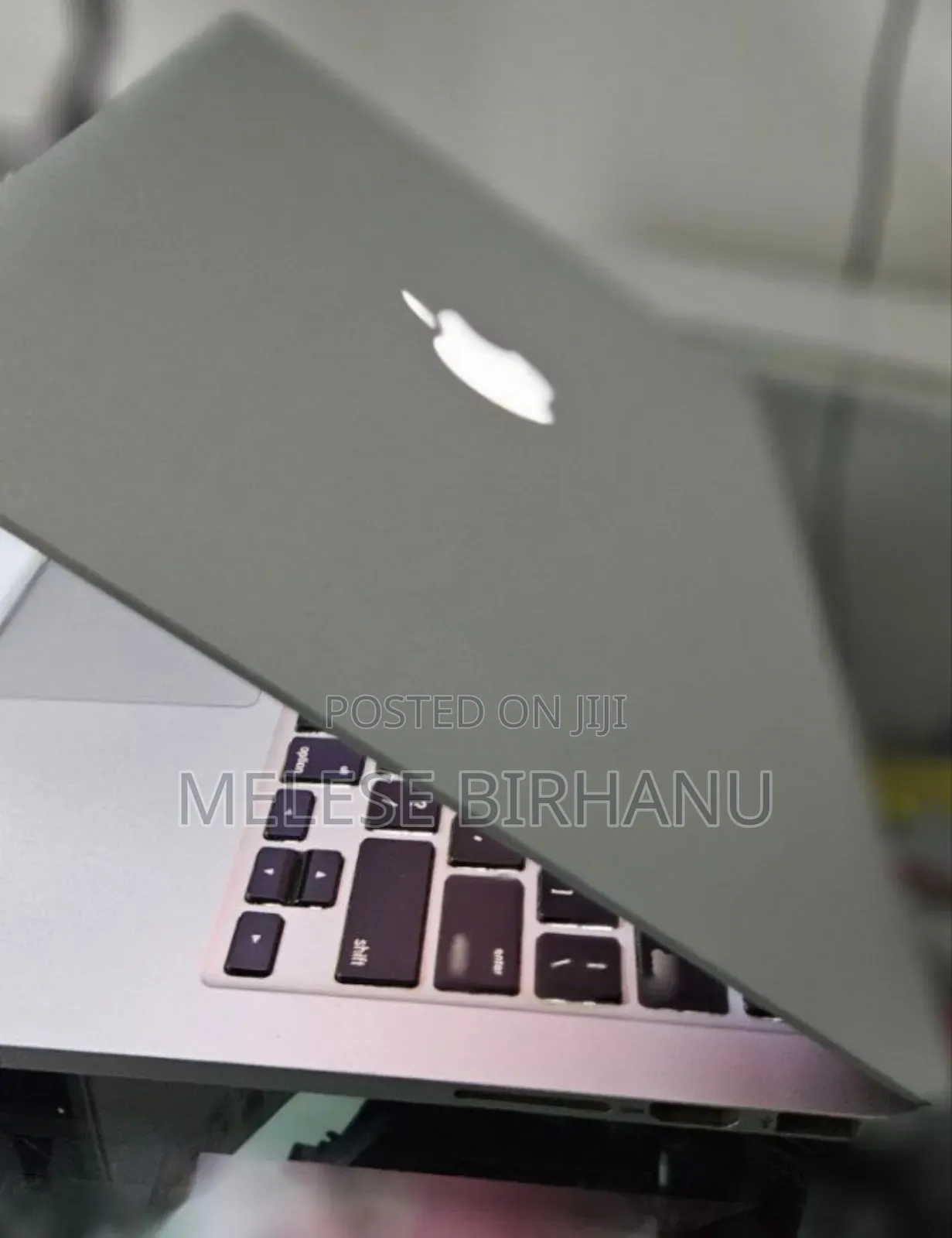 New Laptop Apple MacBook Pro 2015 8GB Intel Core I5 SSD 512GB