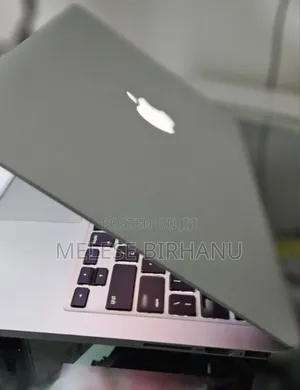 New Laptop Apple MacBook Pro 2015 8GB Intel Core I5 SSD 512GB