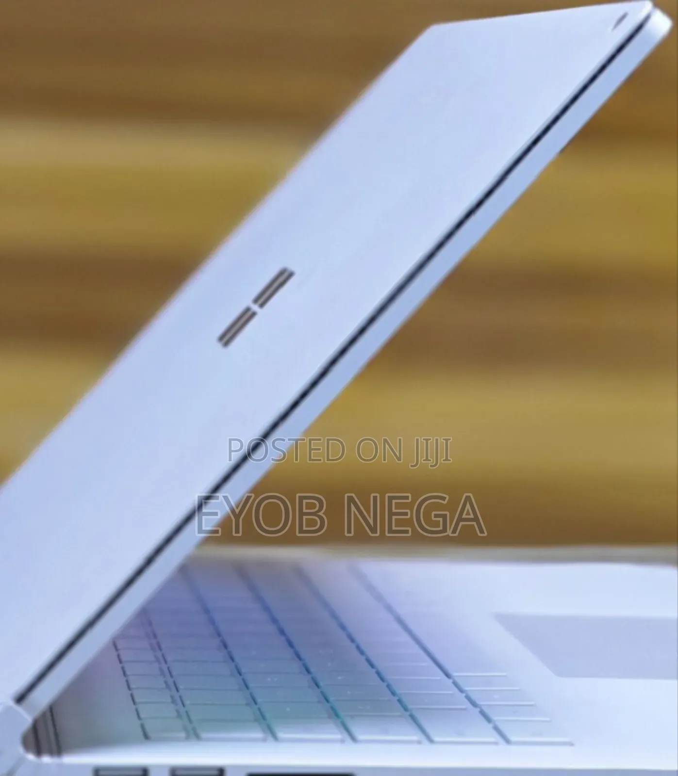 New Laptop Microsoft Surface Book 2 8GB Intel Core i5 SSD 256GB