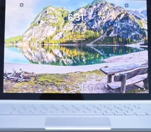 New Laptop Microsoft Surface Book 2 8GB Intel Core i5 SSD 256GB