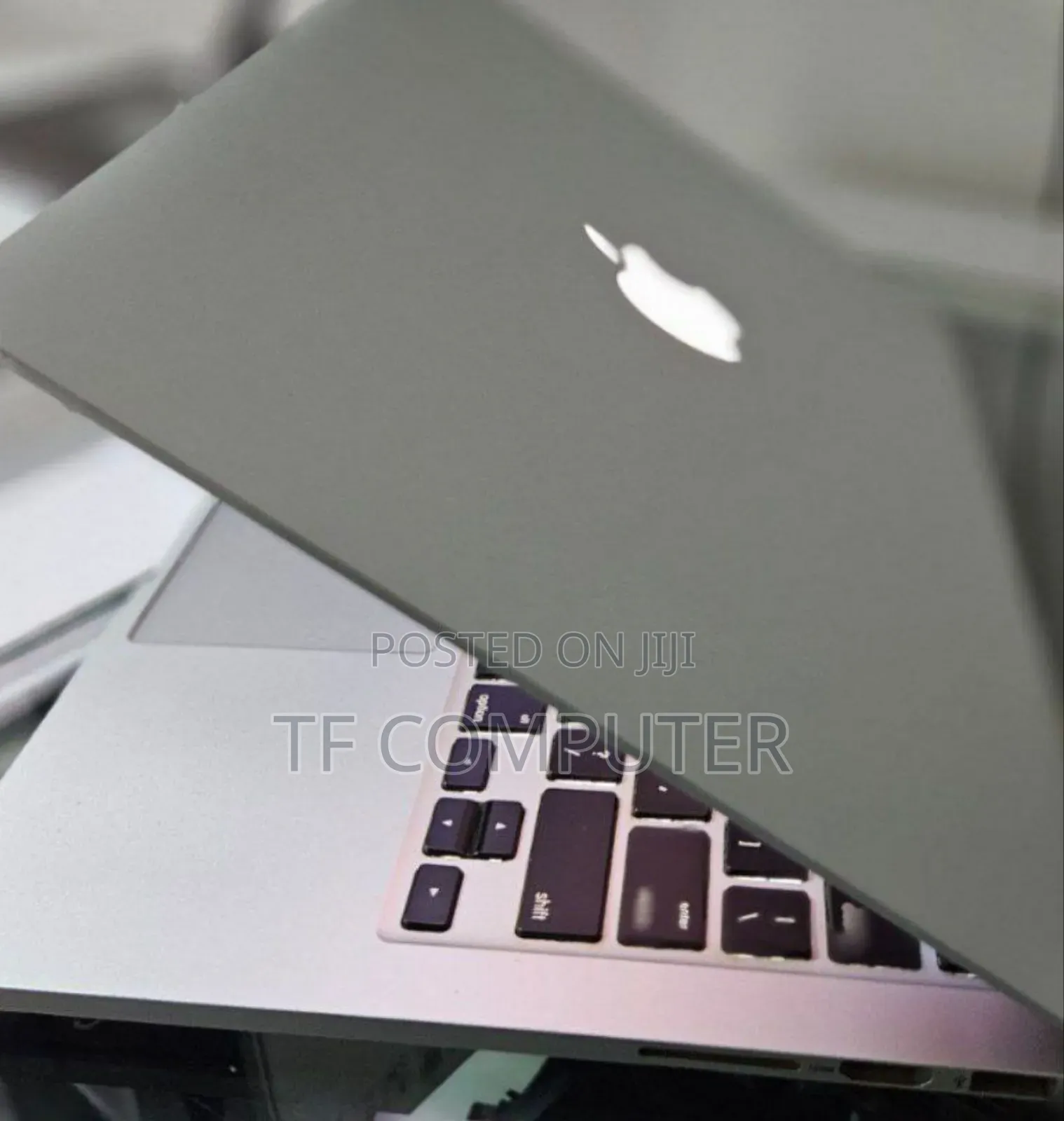 New Laptop Apple MacBook Pro 2015 8GB Intel Core I5 SSD 512GB