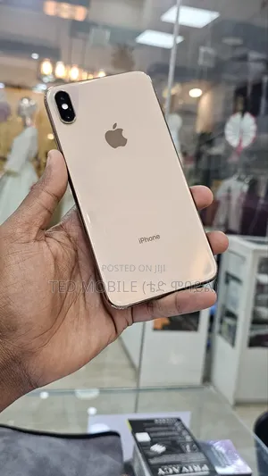 Photo - Apple iPhone XS Max 256 GB Gold