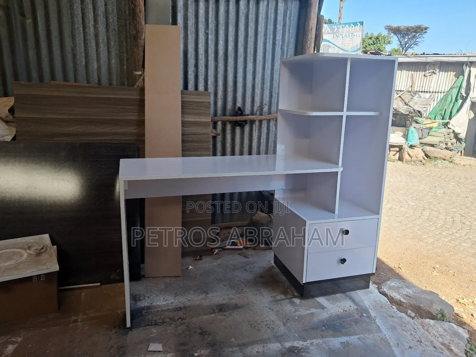 Modern Reading Table