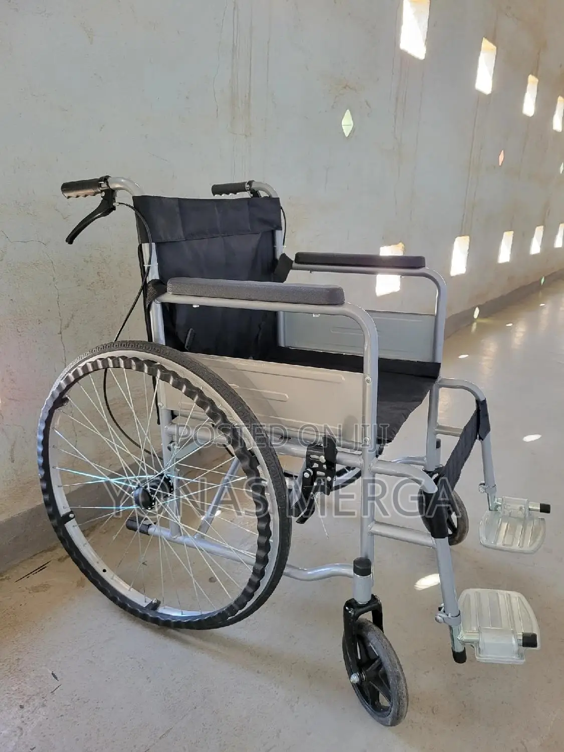 Medical Steel Wheelchair翊made to Make Our Service Better