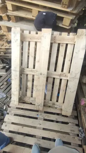 Photo - Pallet Plastic and Wood