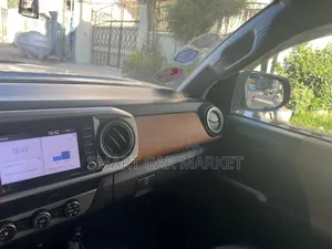 Toyota Tacoma SR5 2022 Gray