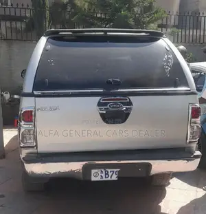 Toyota Hilux 2010 Silver