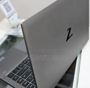 New Laptop HP ZBook Firefly 14 G7 16GB Intel Core I7 SSD 512GB