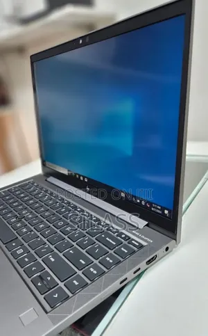 New Laptop HP ZBook Firefly 14 G7 16GB Intel Core I7 SSD 512GB