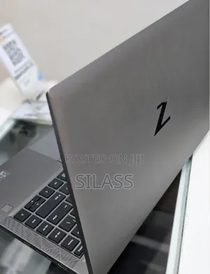 New Laptop HP ZBook Firefly 14 G7 16GB Intel Core I7 SSD 512GB