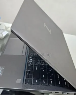 New Laptop HP ZBook Firefly 14 G7 16GB Intel Core I7 SSD 512GB