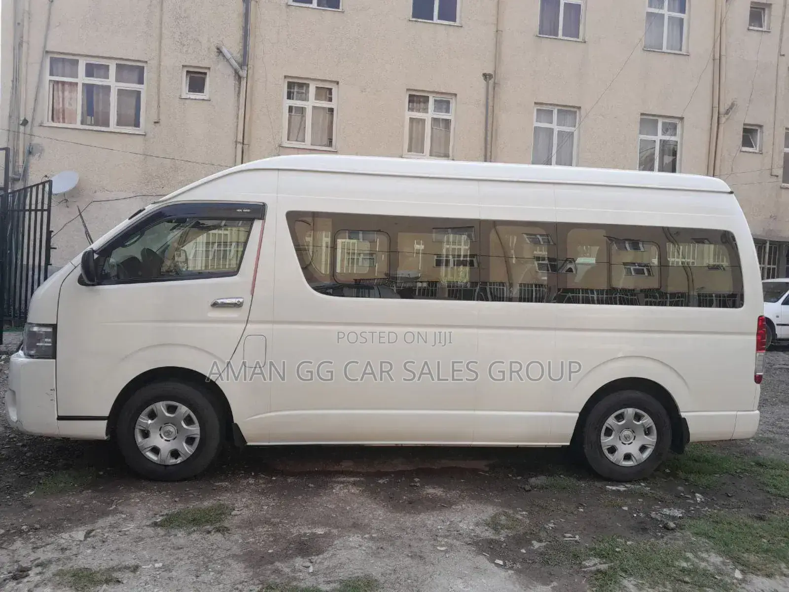 Toyota HiAce 2017 White