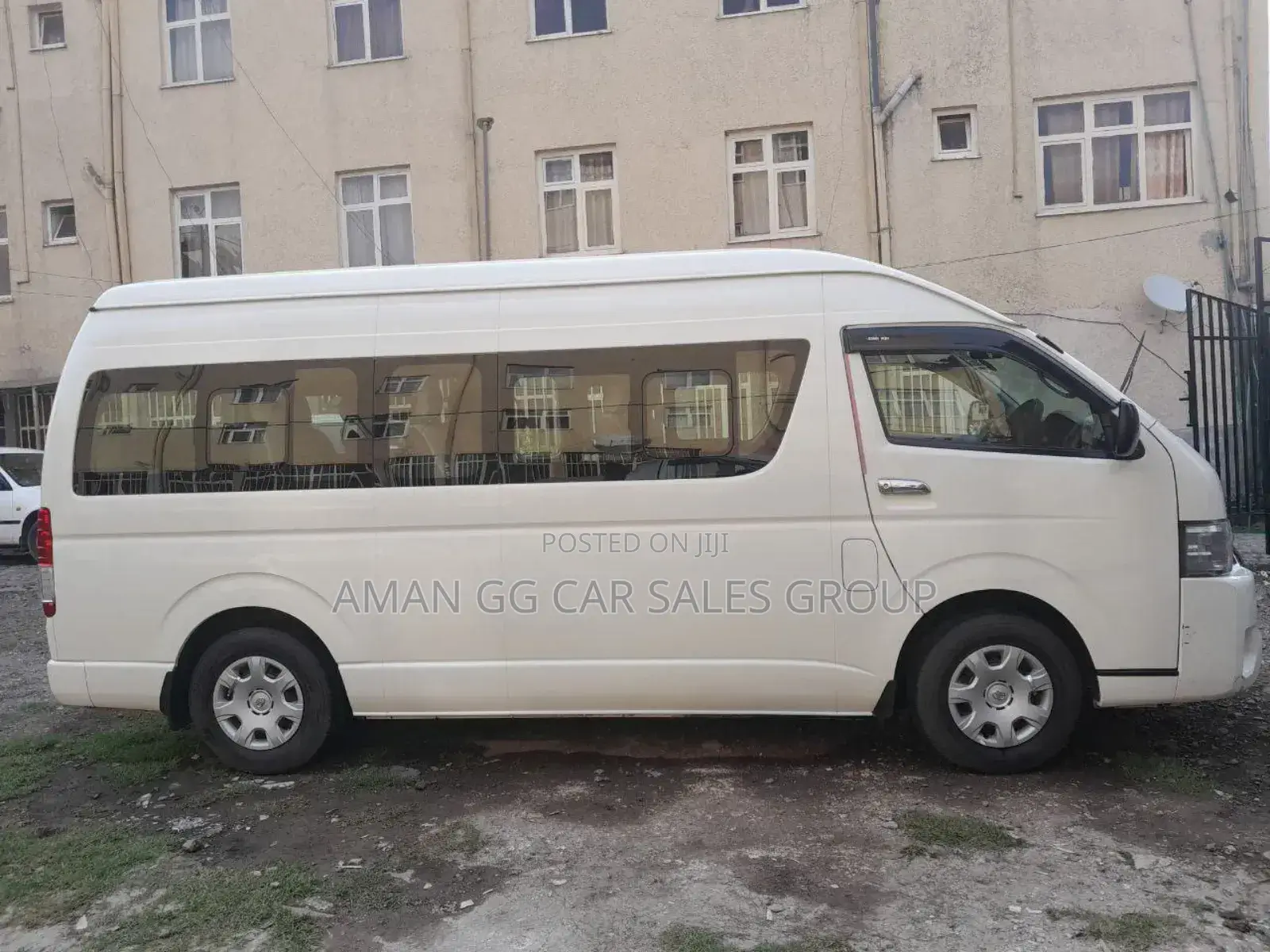 Toyota HiAce 2017 White