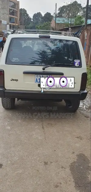 Jeep Cherokee 2001 White