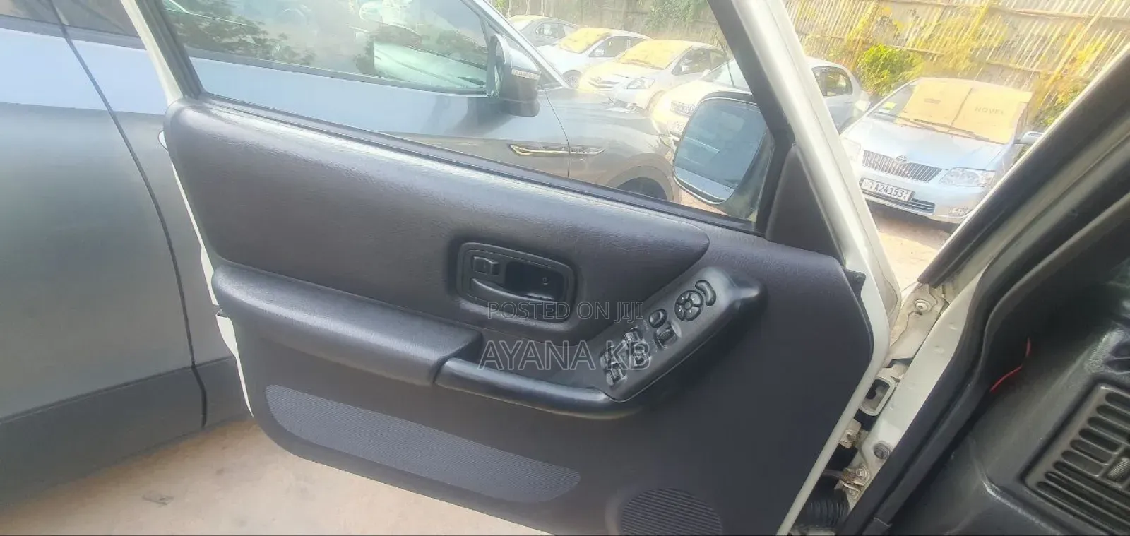 Jeep Cherokee 2001 White