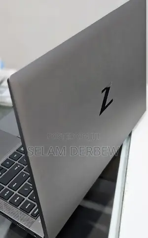 New Laptop HP ZBook Firefly 14 G7 16GB Intel Core I7 SSD 512GB