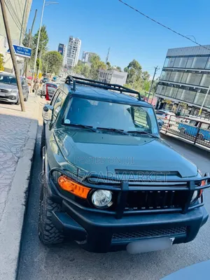 Photo - Toyota FJ Cruiser Base 4x4 2010 Green
