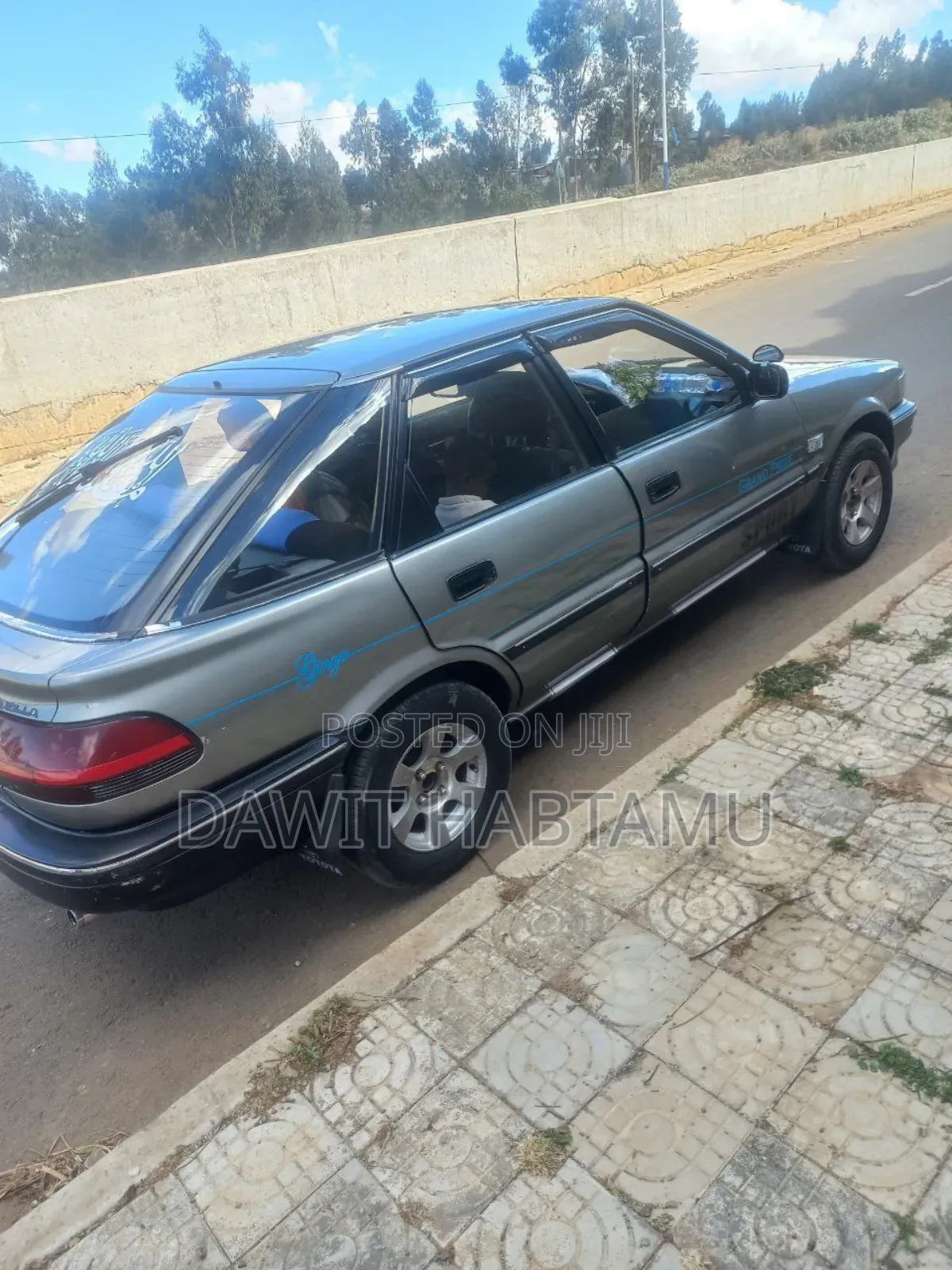 Toyota Corolla 1.3 Saloon 1992 Gray