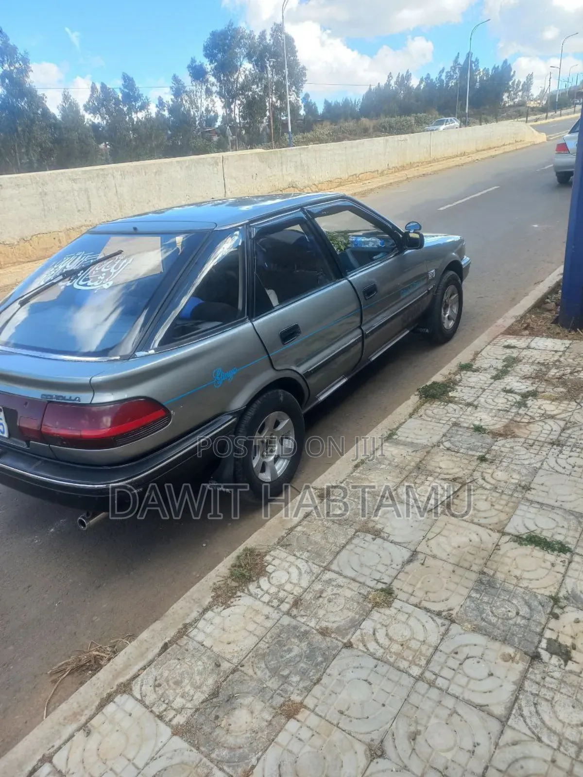 Toyota Corolla 1.3 Saloon 1992 Gray