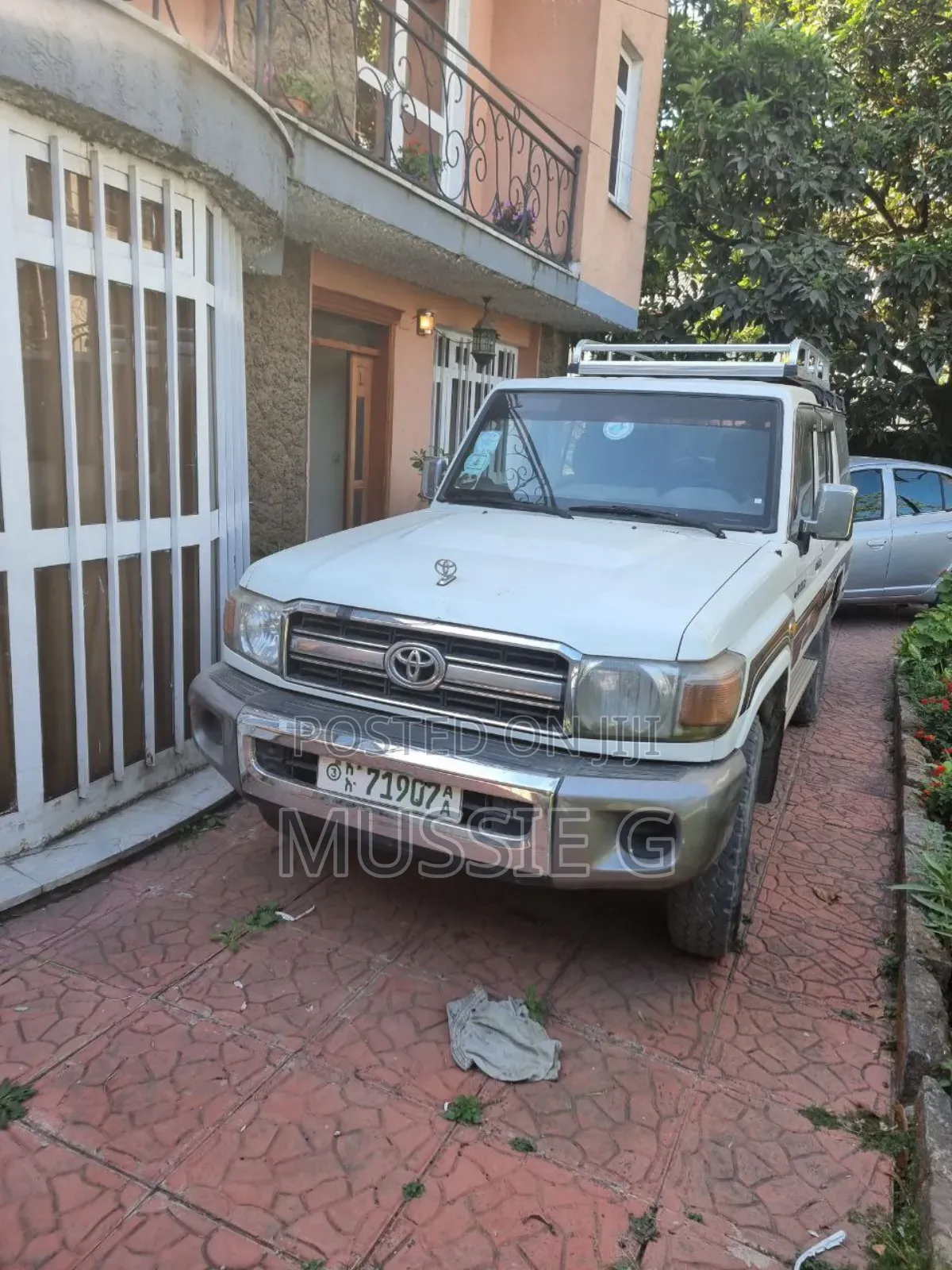 Toyota Land Cruiser 4.0 V6 STD 2010 White
