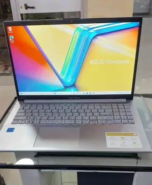 New Laptop Asus VivoBook 15 X505BA 8GB Intel Core I3 SSD 256GB