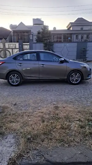 Toyota Corolla 2015 Brown