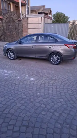 Toyota Corolla 2015 Brown