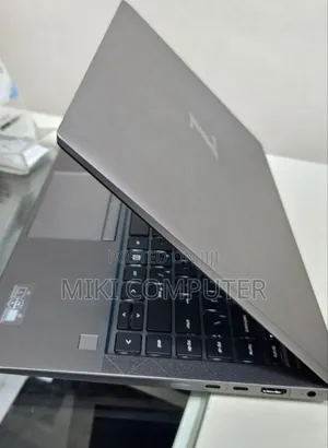 New Laptop HP ZBook Firefly 14 G7 16GB Intel Core I7 SSD 512GB