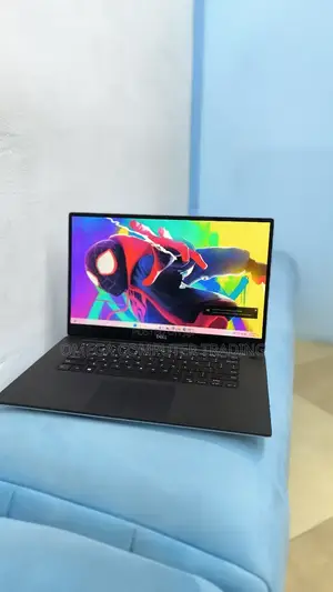 New Laptop Dell XPS 15 16GB Intel Core i9 SSD 512GB