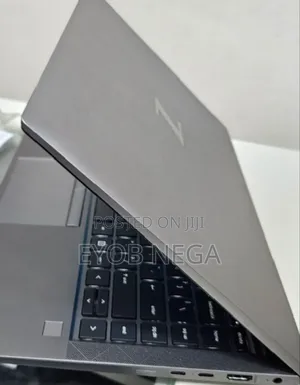 New Laptop HP ZBook Firefly 14 G7 16GB Intel Core I7 SSD 512GB