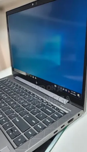 New Laptop HP ZBook Firefly 14 G7 16GB Intel Core I7 SSD 512GB