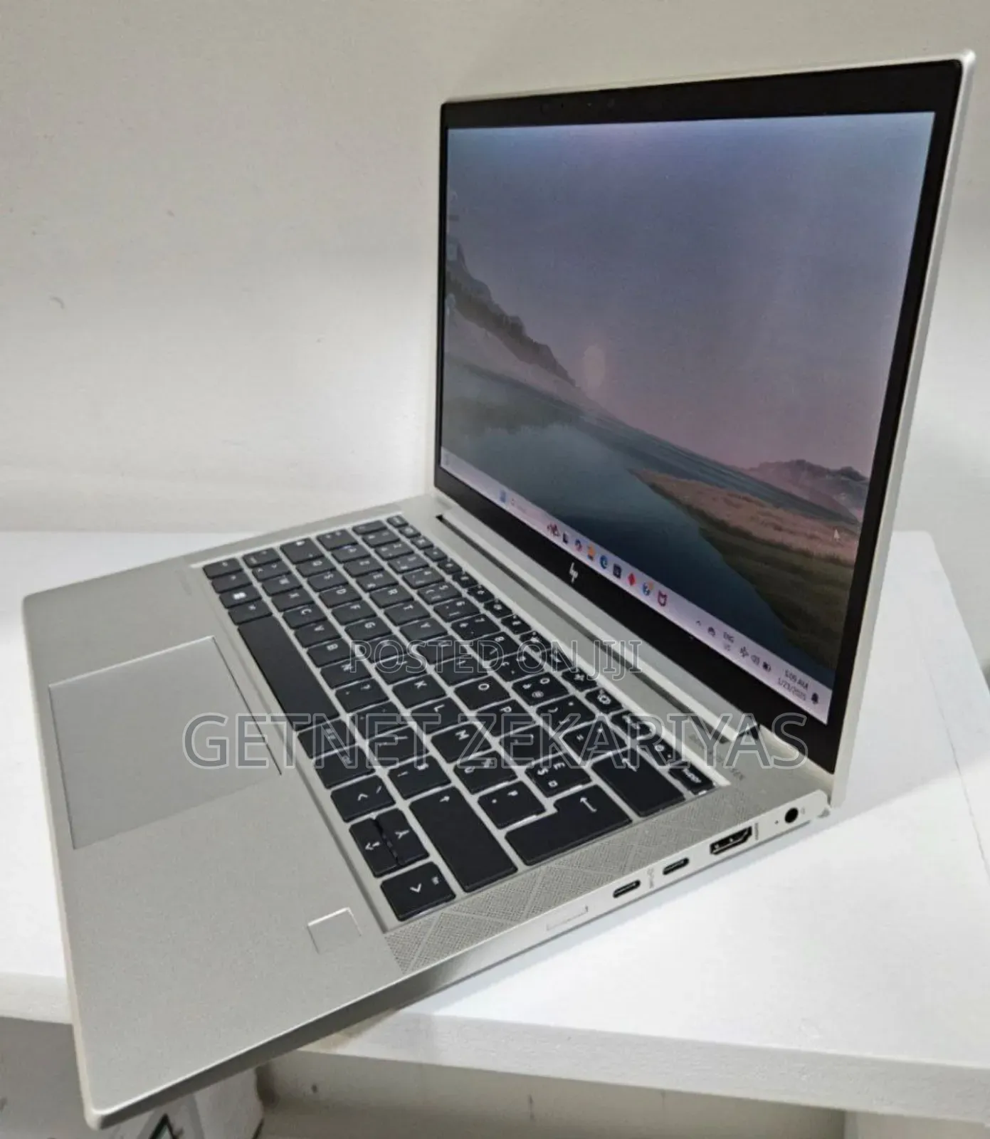 New Laptop HP EliteBook 830 G8 16GB AMD Ryzen 5 SSD 512GB