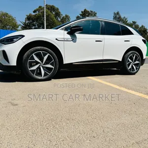 Photo - Volkswagen ID.4 2022 White