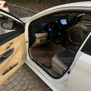 Toyota Yaris 2015 White