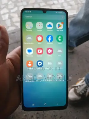 Photo - New Samsung Galaxy A06 64 GB Rose Gold