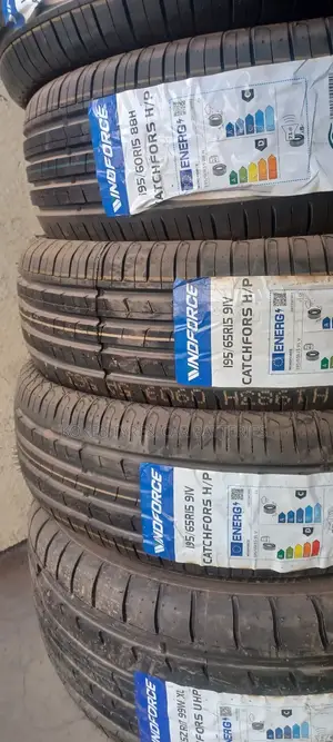 Photo - 195/60/R15 Wind Force