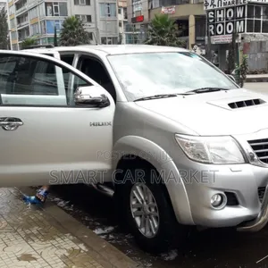 Toyota Hilux 2013 Gold