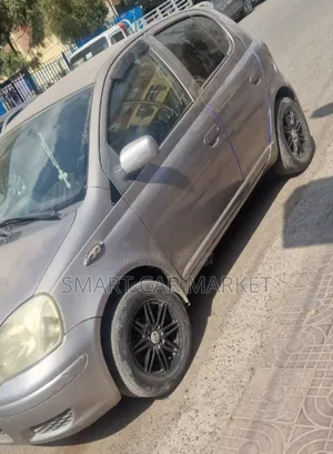 Toyota Vitz 2004 Silver