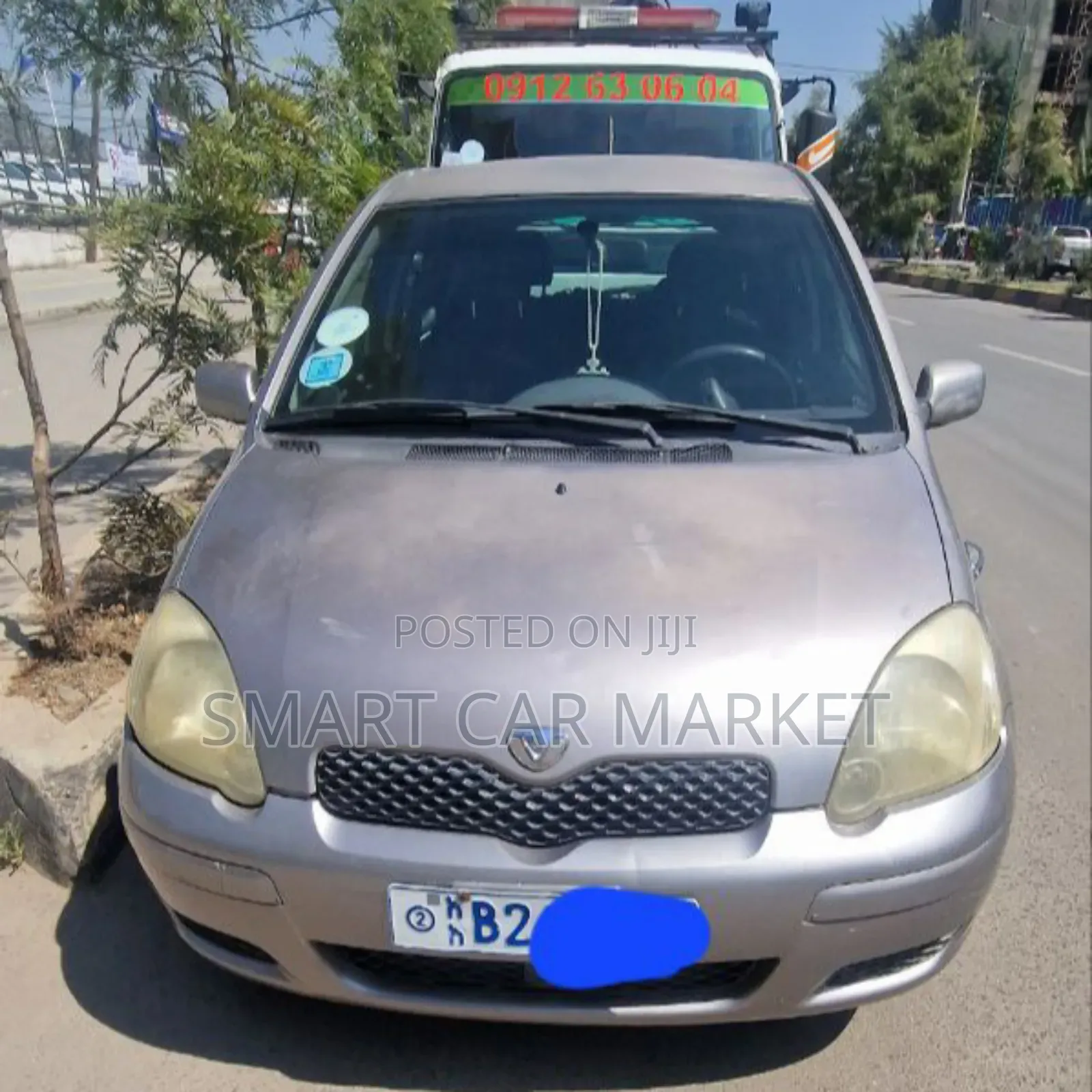 Toyota Vitz 2004 Silver