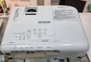 Eepson Projector Model S05