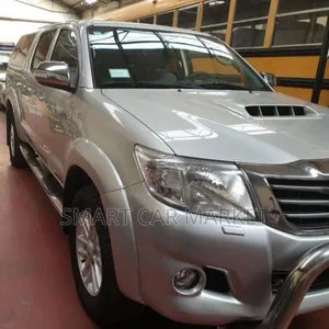 Toyota Hilux 2013 Gold