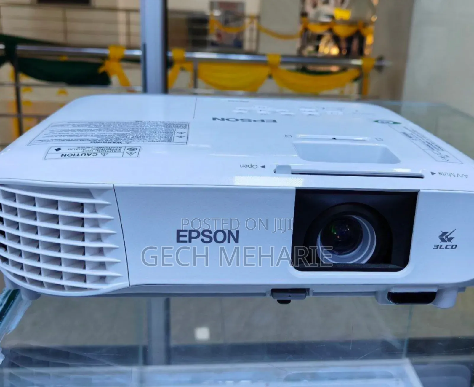 EBRAND NEW EPSON Projector Has Remote Model Name: EB-