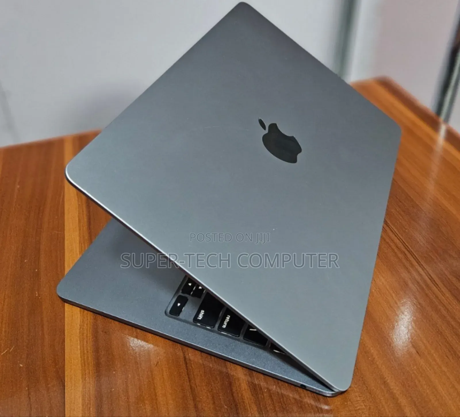 New Laptop Apple MacBook Air 2022 M2 8GB Apple M2 SSD 256GB