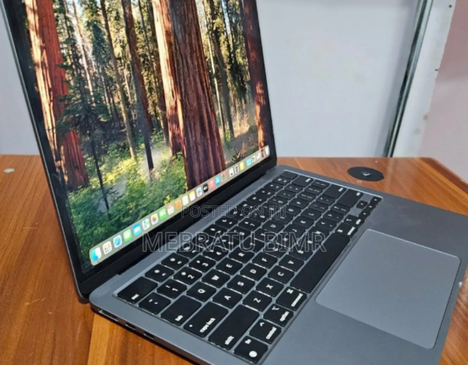 New Laptop Apple MacBook Pro 2022 M2 8GB Apple M2 SSD 256GB