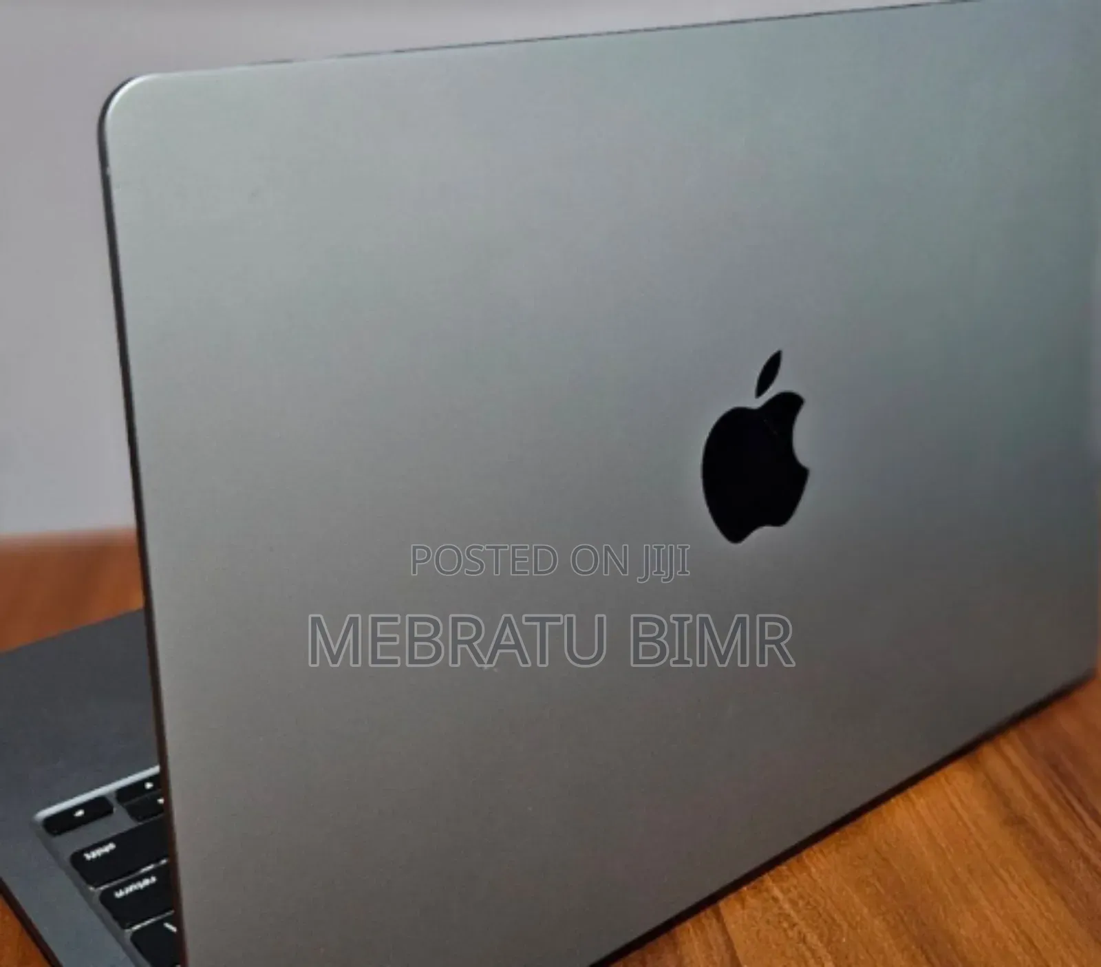 New Laptop Apple MacBook Pro 2022 M2 8GB Apple M2 SSD 256GB