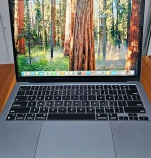 New Laptop Apple MacBook Pro 2022 M2 8GB Apple M2 SSD 256GB